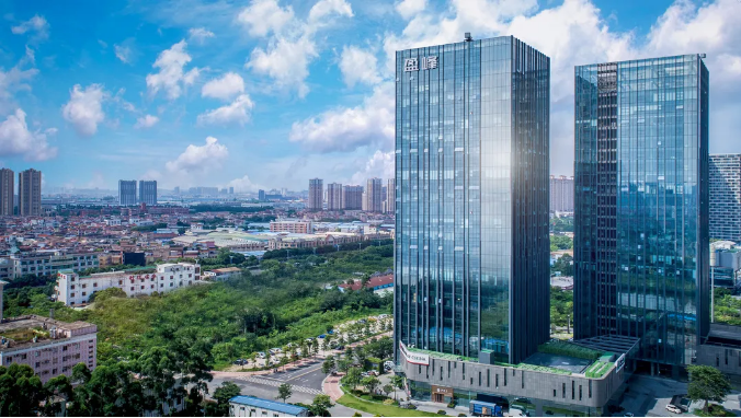 坚定战略聚焦、持续投入研发，环卫服务营收21.62亿、在手年化36.43亿、合同总额445亿