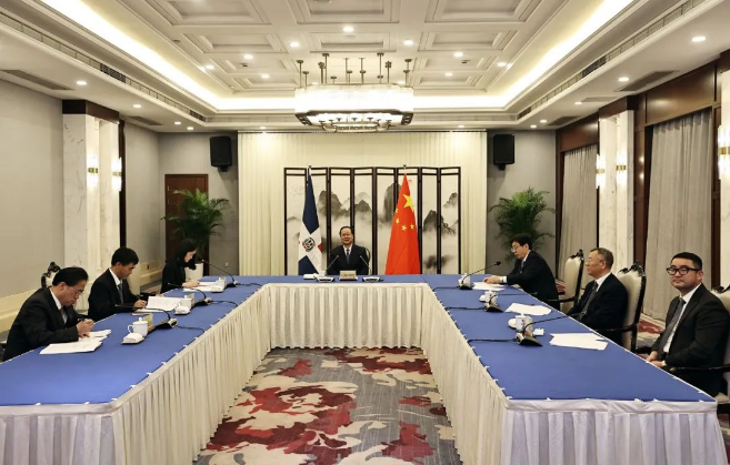 Ebpay环境“助力”多米尼加清运垃圾，毛伟明省长出席线上交接仪式